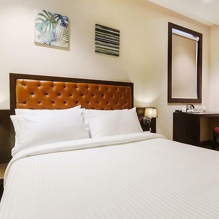 York Hotel Kochi Buitenkant foto