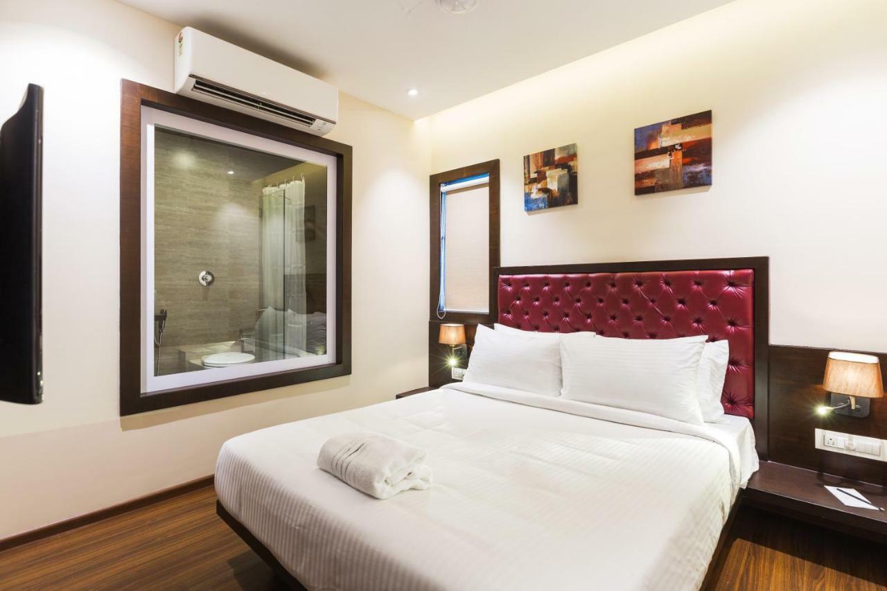 York Hotel Kochi Buitenkant foto