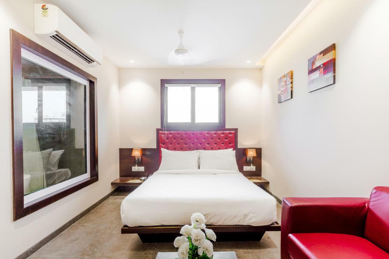 York Hotel Kochi Buitenkant foto