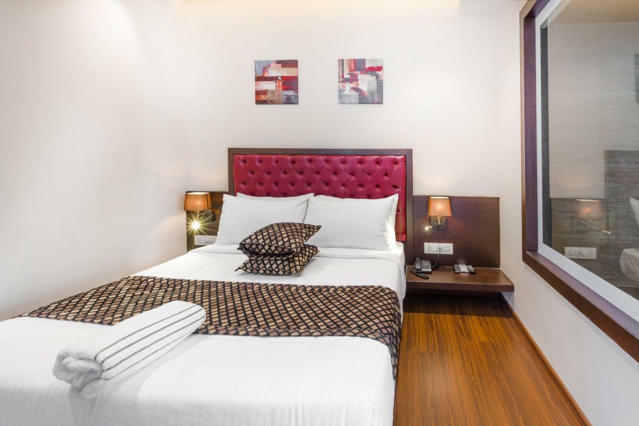 York Hotel Kochi Buitenkant foto